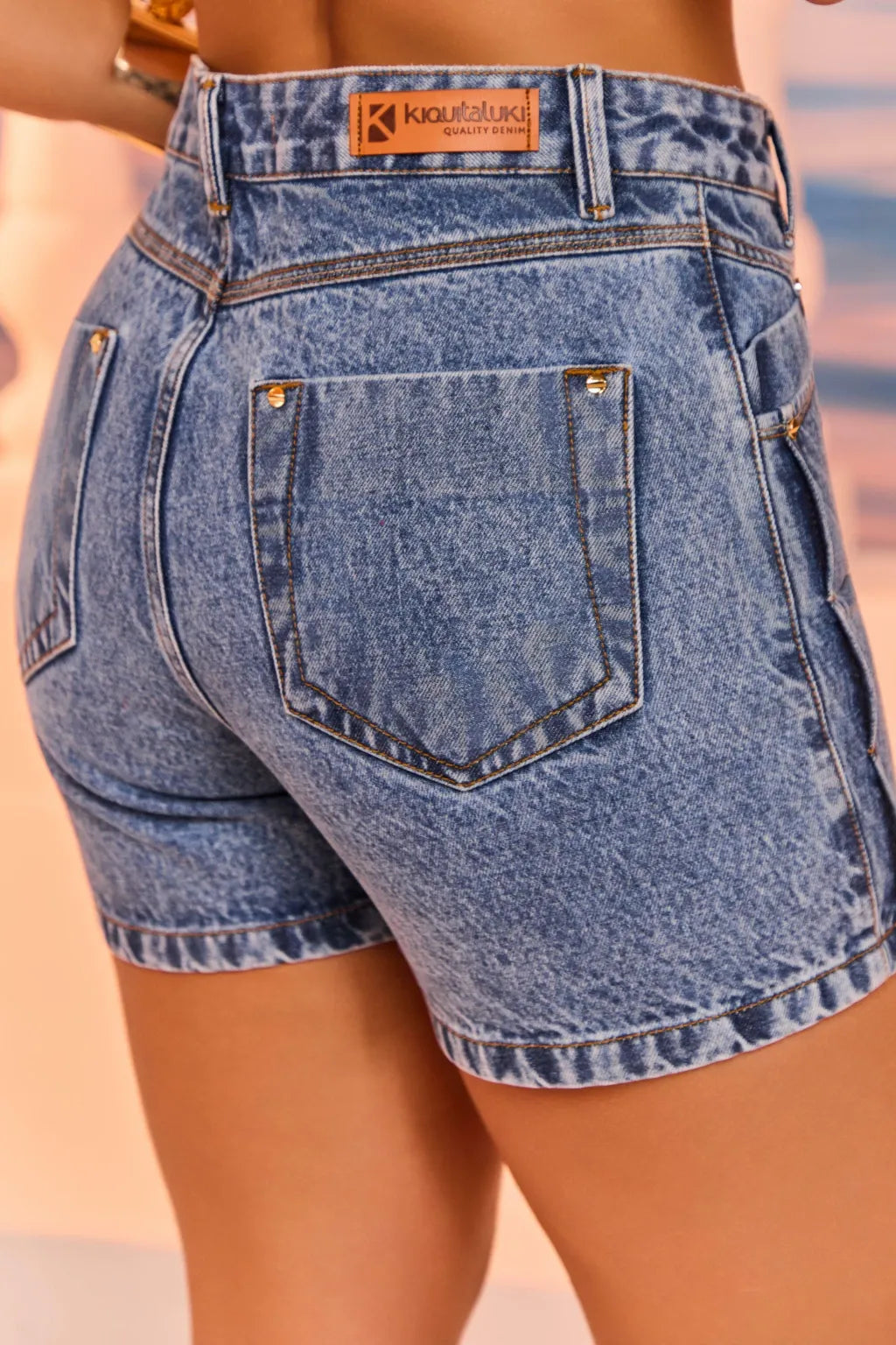 Short Jeans Detalhe Lateral