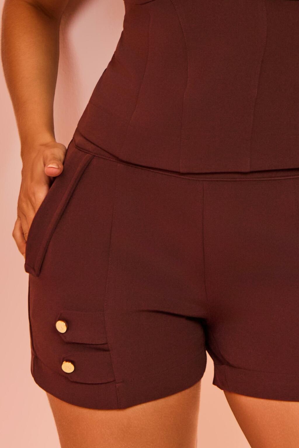 Short em alfaiataria com elastano